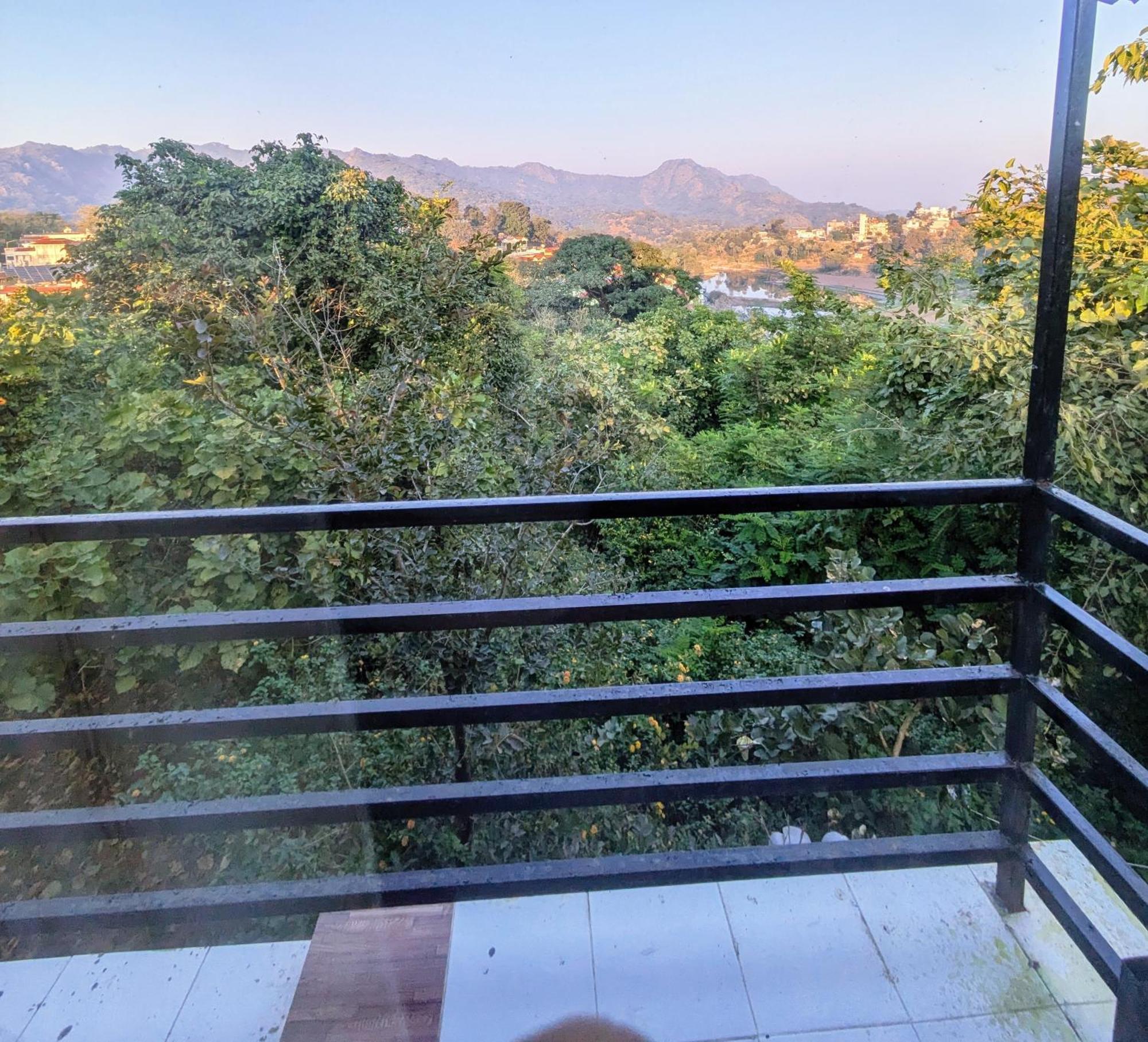 Villa Dude Ranch Mount Abu Esterno foto