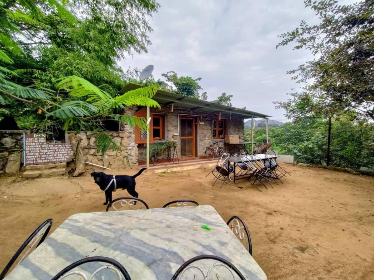 Villa Dude Ranch Mount Abu Esterno foto