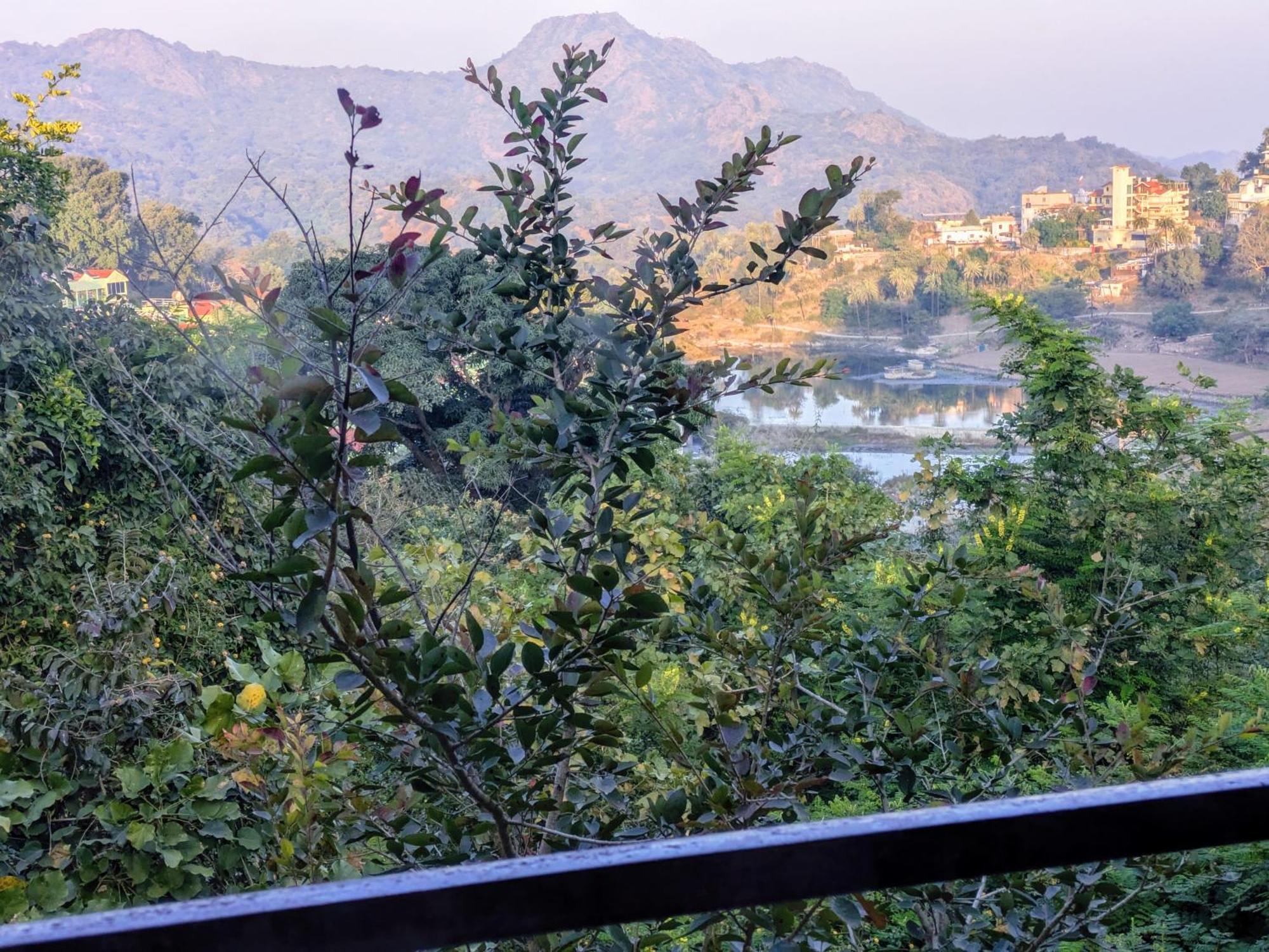 Villa Dude Ranch Mount Abu Esterno foto